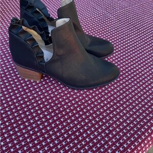 Black Ankle Boots with Ruffle Detail Journee. NEW